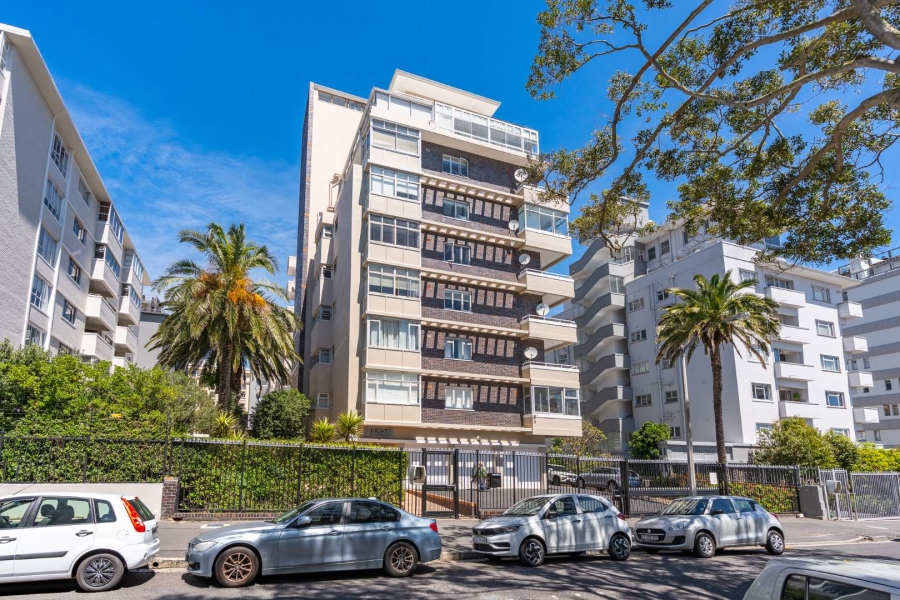 2 Bedroom Property for Sale in Sea Point Western Cape